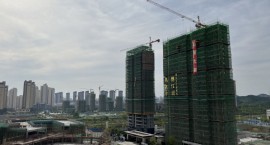 2021年１２月底，一期6#楼提前封顶，５#楼建至1８层，樾江南一期5#楼、6#楼取得预售许可证